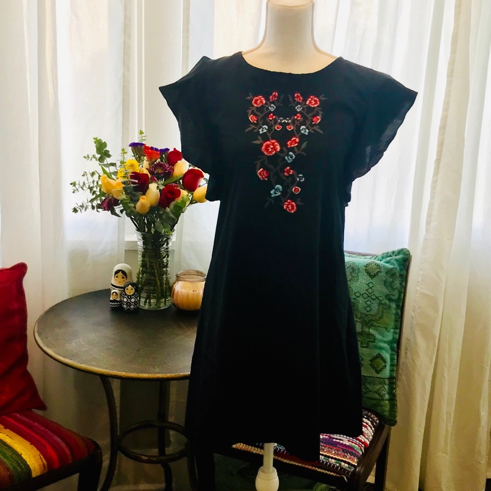 Black shift dress embroidered flower on the front